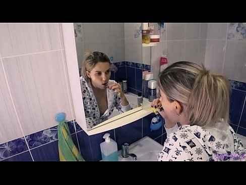 ❤️ Mae darnia gyda ifanc mewn pyjamas yn dod i ben cum llafar yn ass - letty du ️❌ Pornor hardd wrthon ni